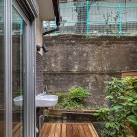目黒区三田の賃貸物件/1階：植栽に水をやるのに便利な水栓付き
