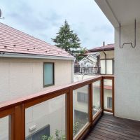 目黒区三田の賃貸物件/2階：ベランダ。椅子を置いて、寝る前にここでくつろぎたい