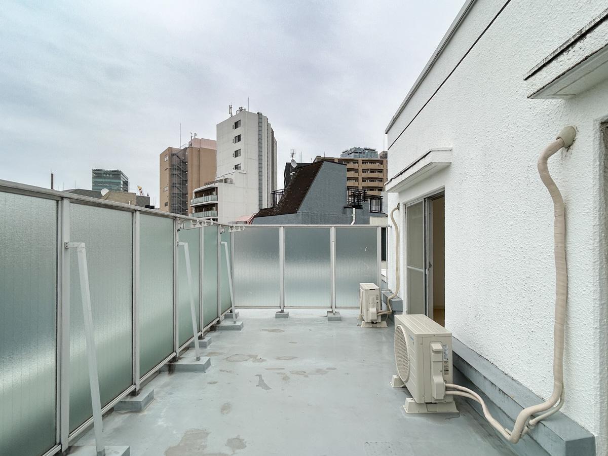渋谷区松涛の賃貸物件/バルコニー別角度から