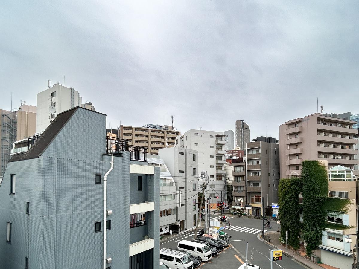渋谷区松涛の賃貸物件/奥の道は文化村ストリート