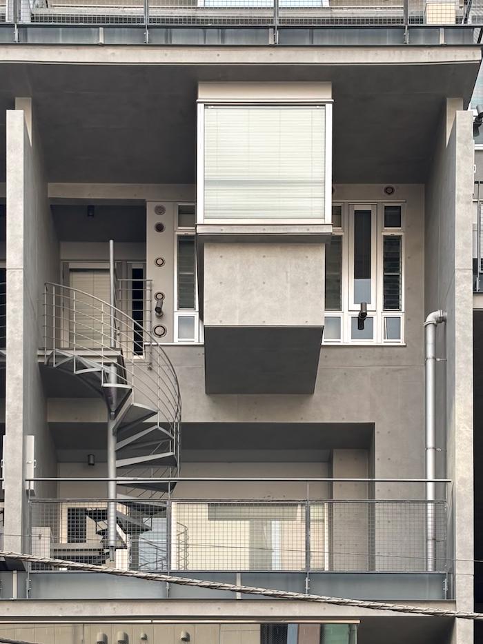 神奈川県相模原市南区相模大野の賃貸物件/外観からバスルームが飛び出ているのが分かります