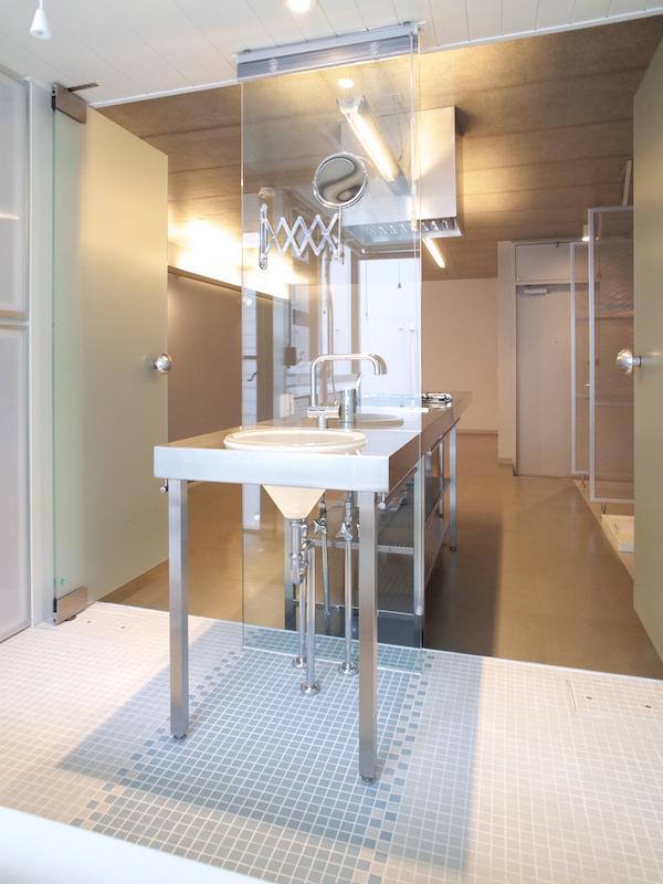 神奈川県相模原市南区相模大野の賃貸物件/キッチンから連続するように洗面・浴室へとつながります