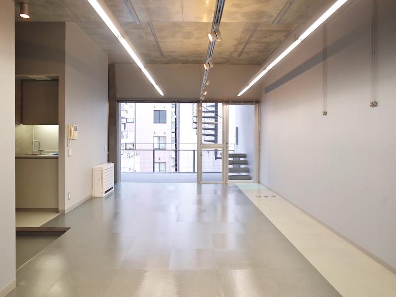 神奈川県相模原市南区相模大野の賃貸物件/広々とした空間、サイドに洗面とトイレがあります