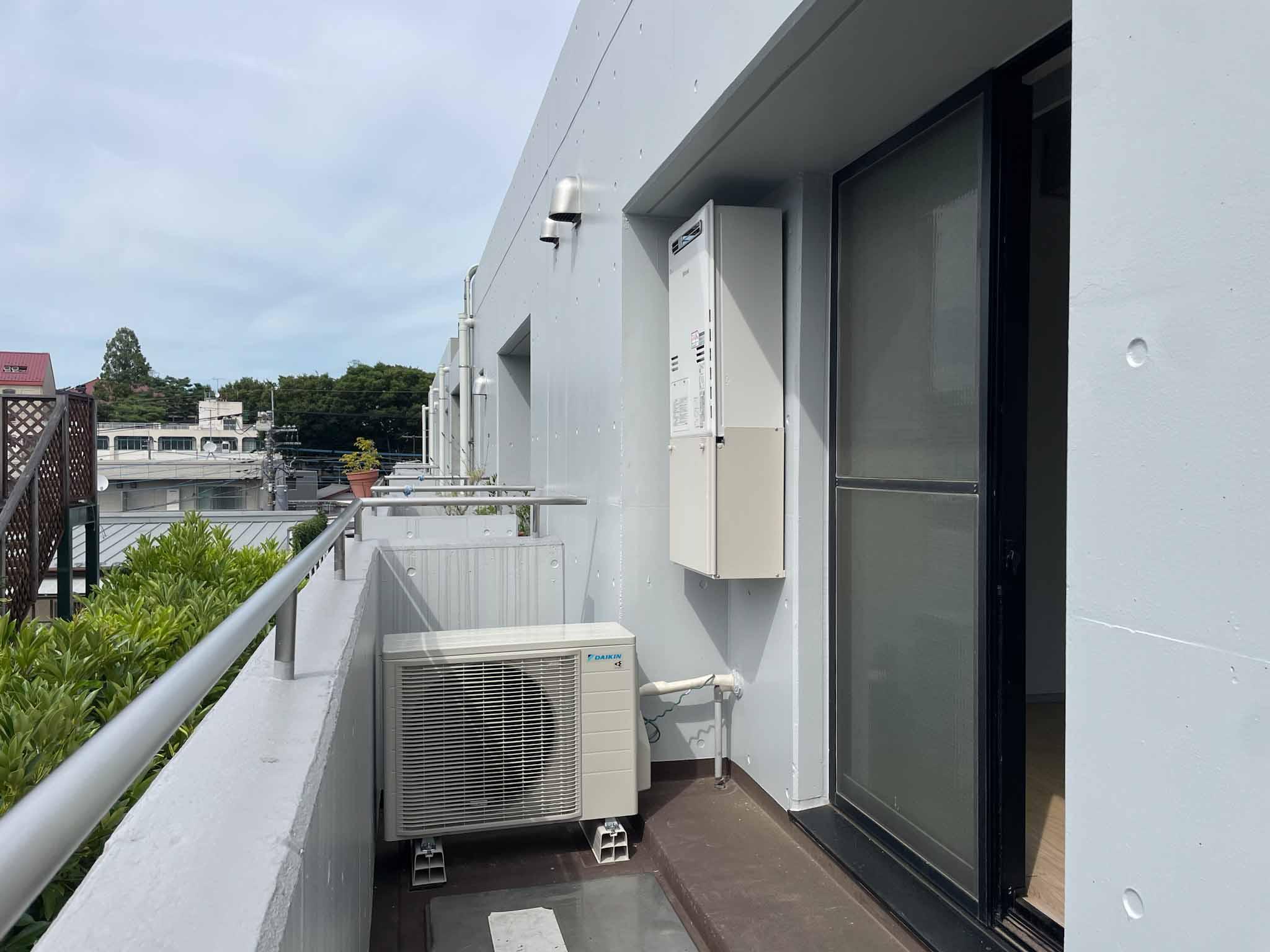 三鷹市井の頭の賃貸物件/北側にバルコニー。ちょっと広い