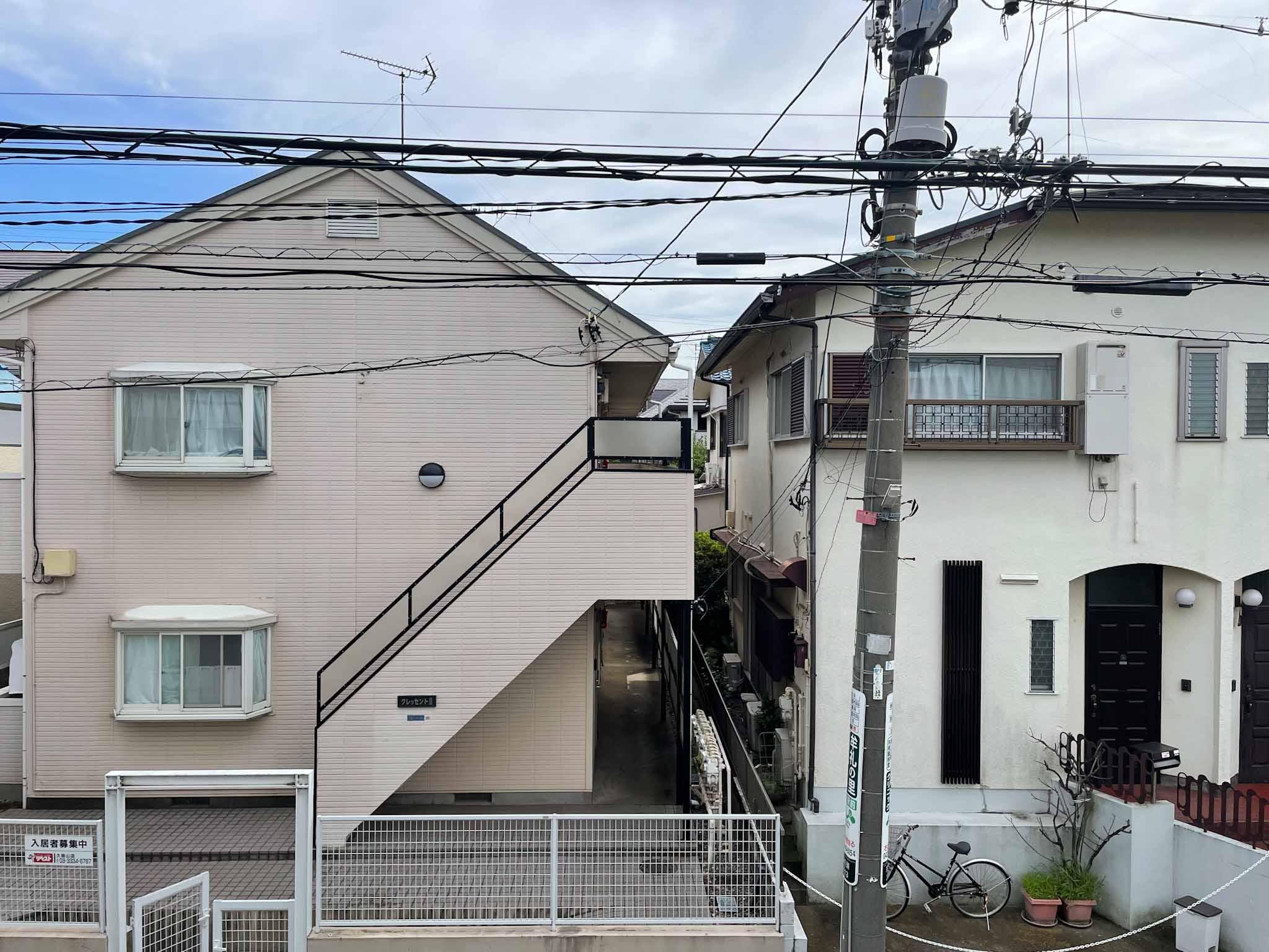 三鷹市井の頭の賃貸物件/西側の窓の外の景色。のどかです