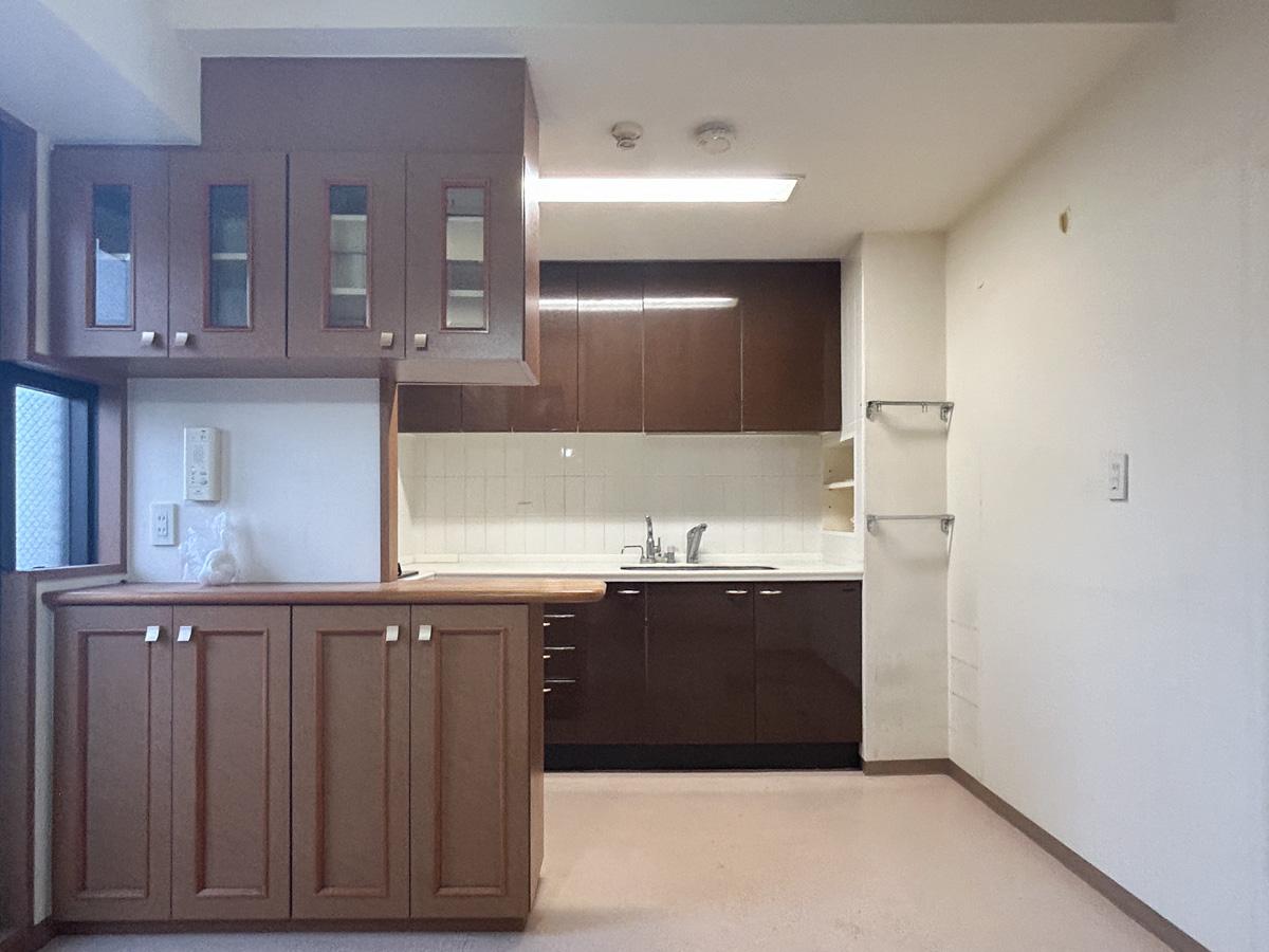 文京区本駒込の賃貸物件/ダイニングキッチン。この部屋は「本郷通り」に面しています。