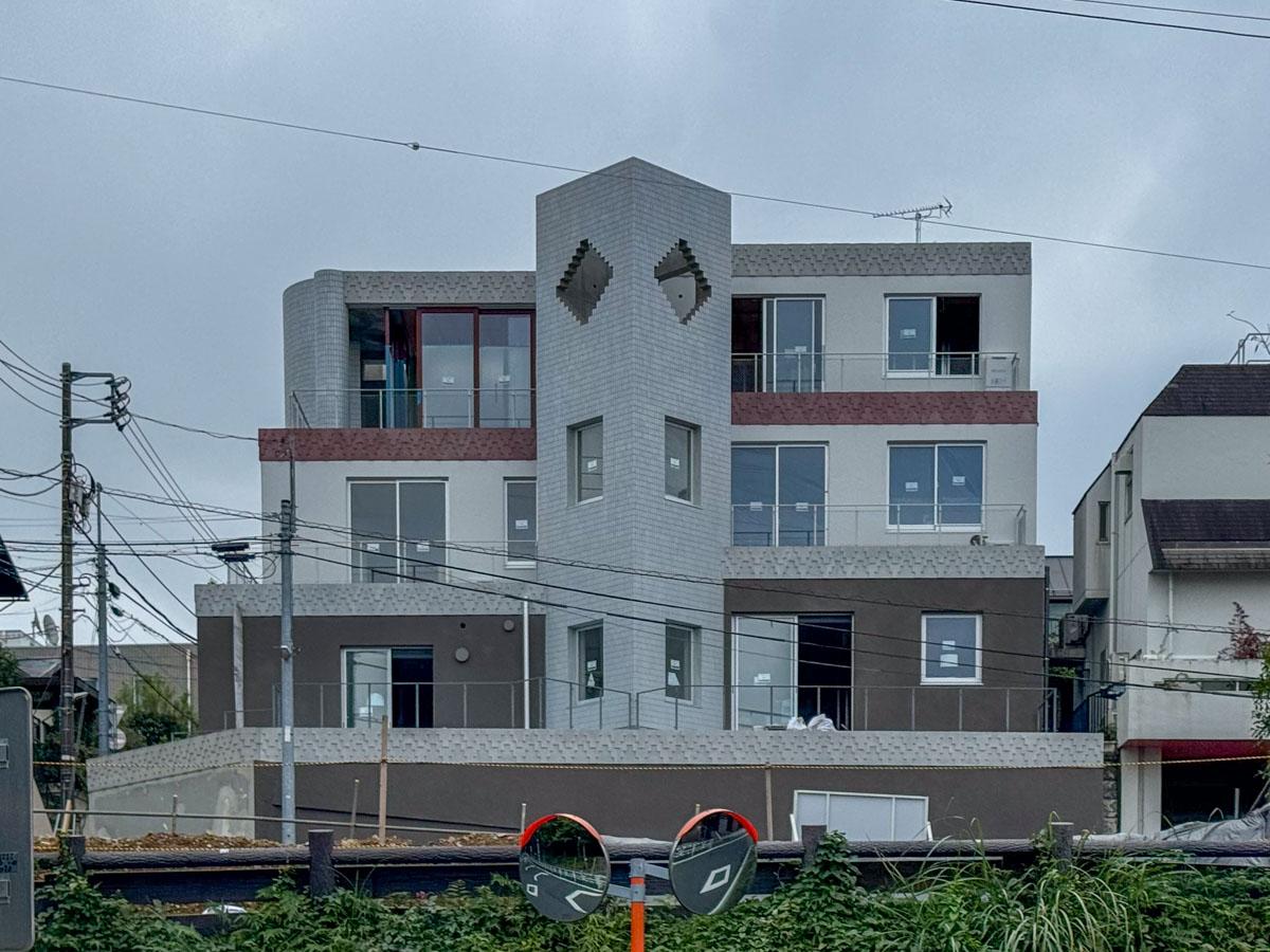 渋谷区上原の賃貸物件/建物は完成間近！どんな内装が待ち受けているのか、とても楽しみ