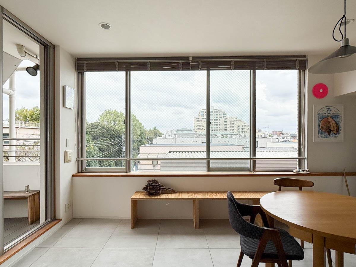 世田谷区池尻の賃貸物件/周囲は低層の住宅街。隣地は学校で緑が多いの嬉しい