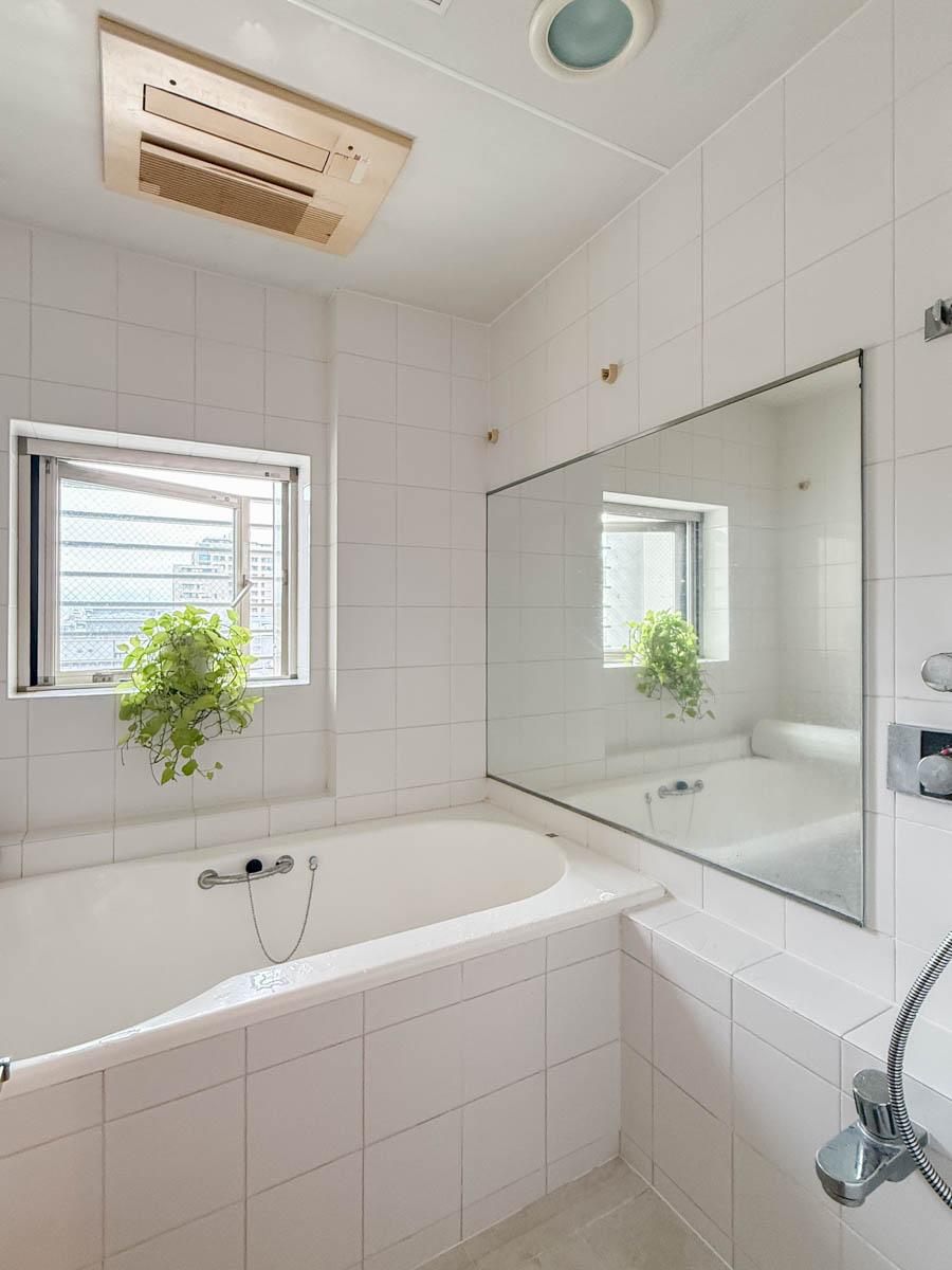 世田谷区池尻の賃貸物件/窓がついていて明るい浴室