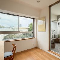 世田谷区池尻の賃貸物件/子供部屋やワークスペースに程よい小部屋。バルコニーに面した小窓がかわいい