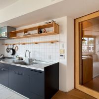 世田谷区池尻の賃貸物件/リビングの入口のガラス戸も素敵です