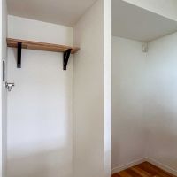 世田谷区の賃貸物件/キッチンの後ろに、洗濯機置き場と冷蔵庫置き場