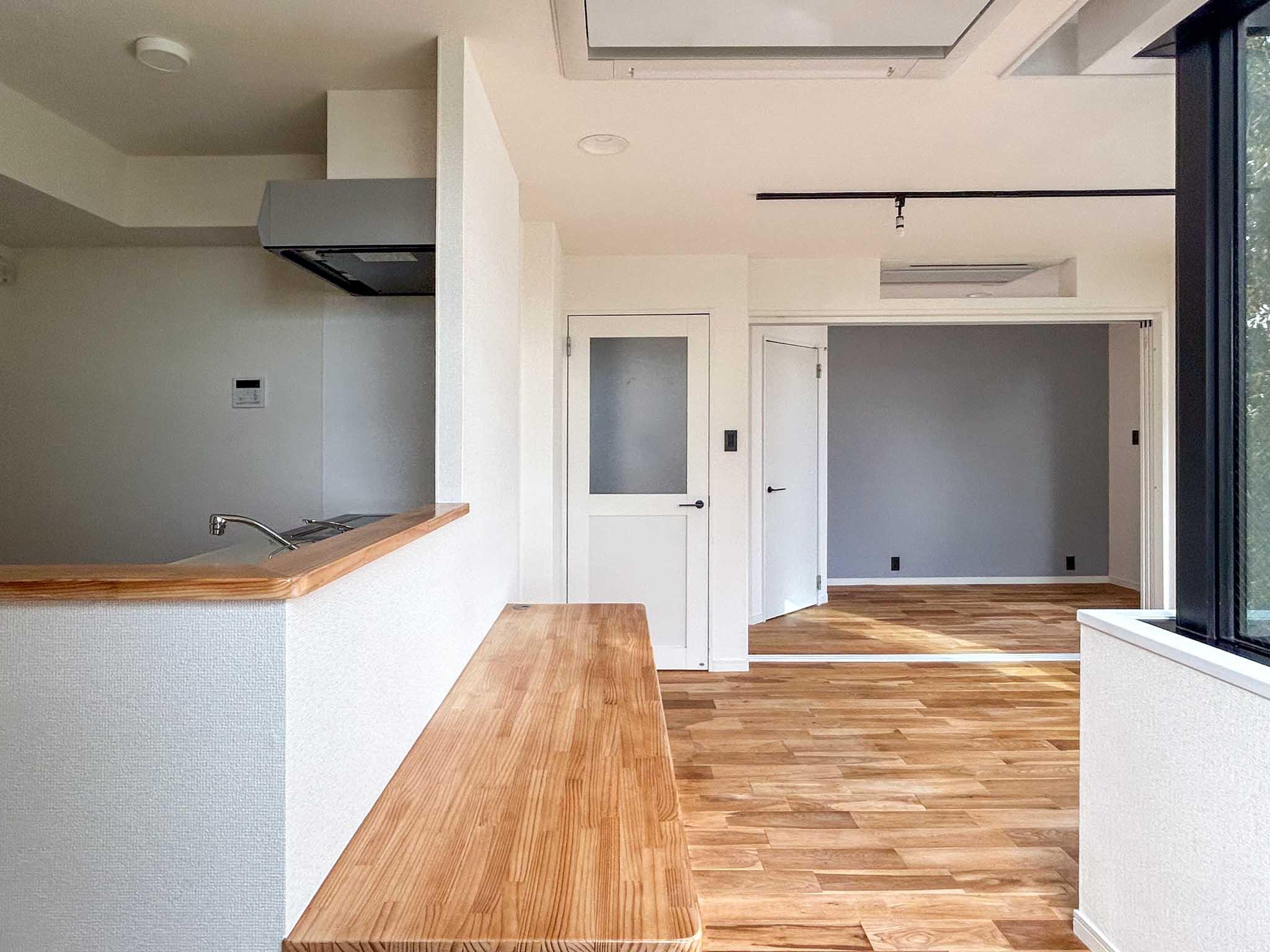 世田谷区の賃貸物件/洋室側をみる