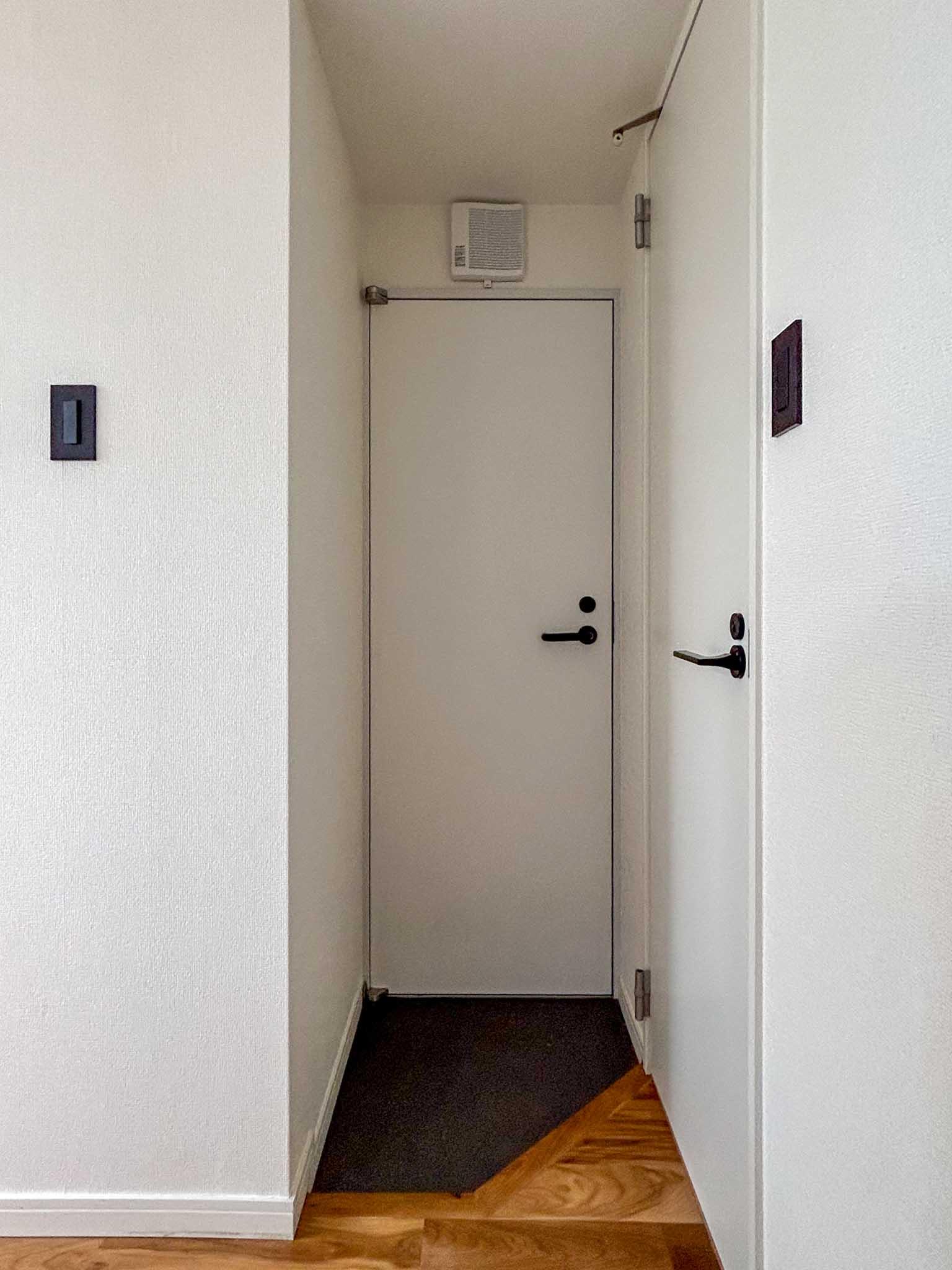 世田谷区の賃貸物件/キッチン横にある扉からベランダに出られます