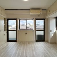 世田谷区若林1丁目の賃貸物件/上階洋室。こちらは東向きに面しています