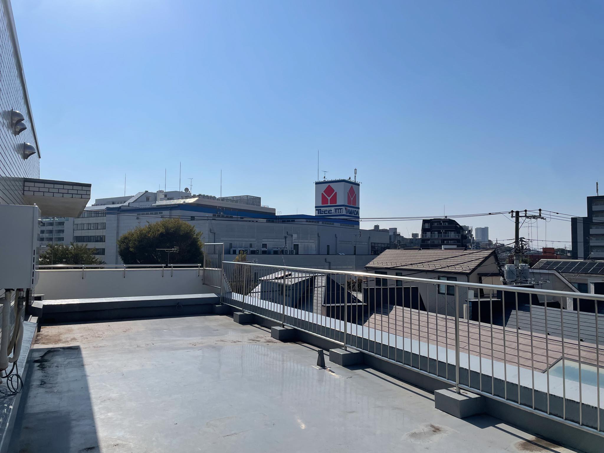 世田谷区上北沢の賃貸物件/この快晴を自分のものに。大きなルーフバルコニーのある生活の始まりです