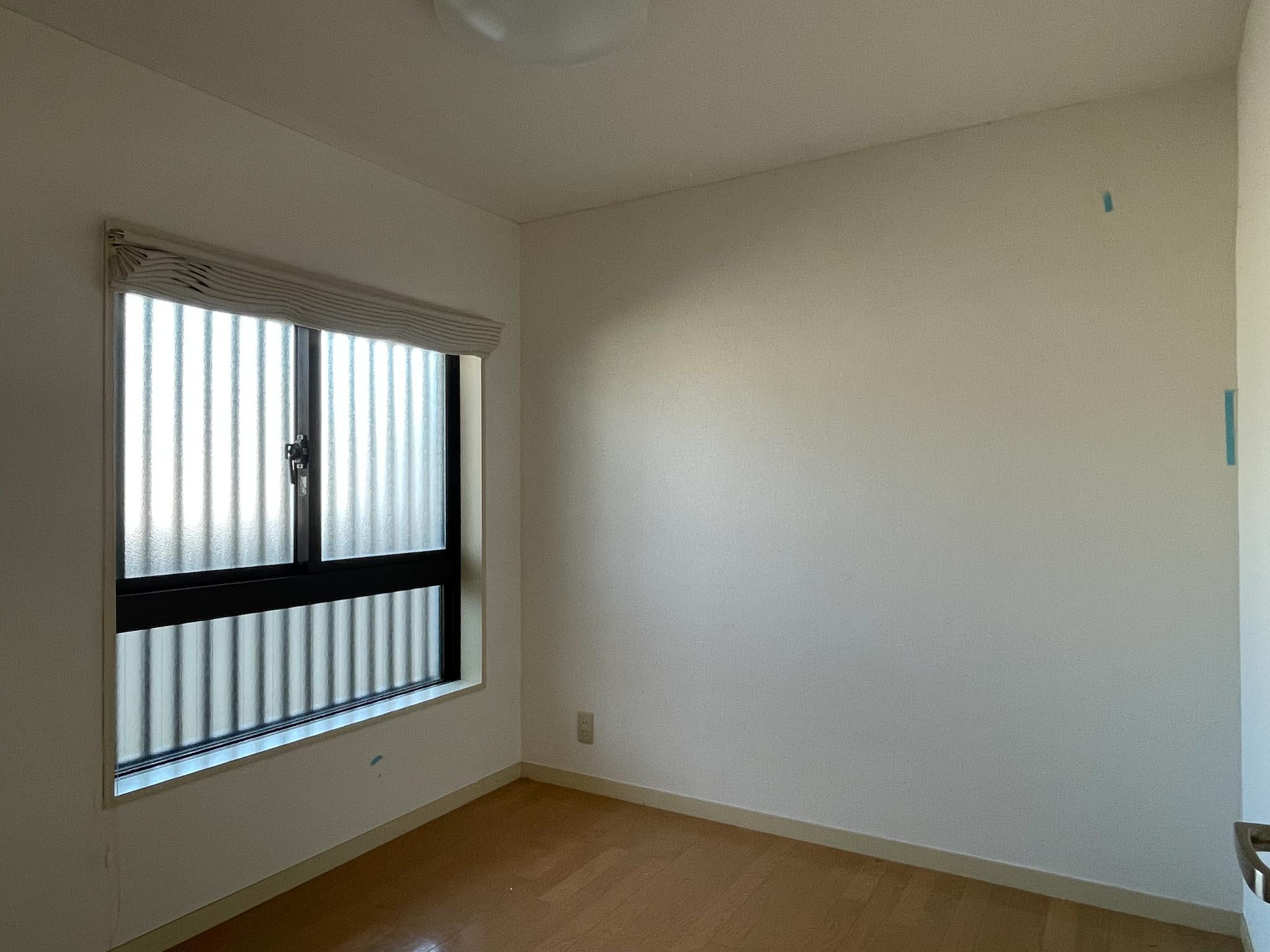 世田谷区上北沢の賃貸物件/4.5畳洋室:この部屋はエアコンの設置ができません。窓の外は共用部です