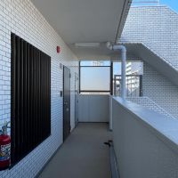 世田谷区上北沢の賃貸物件/玄関外、共用部