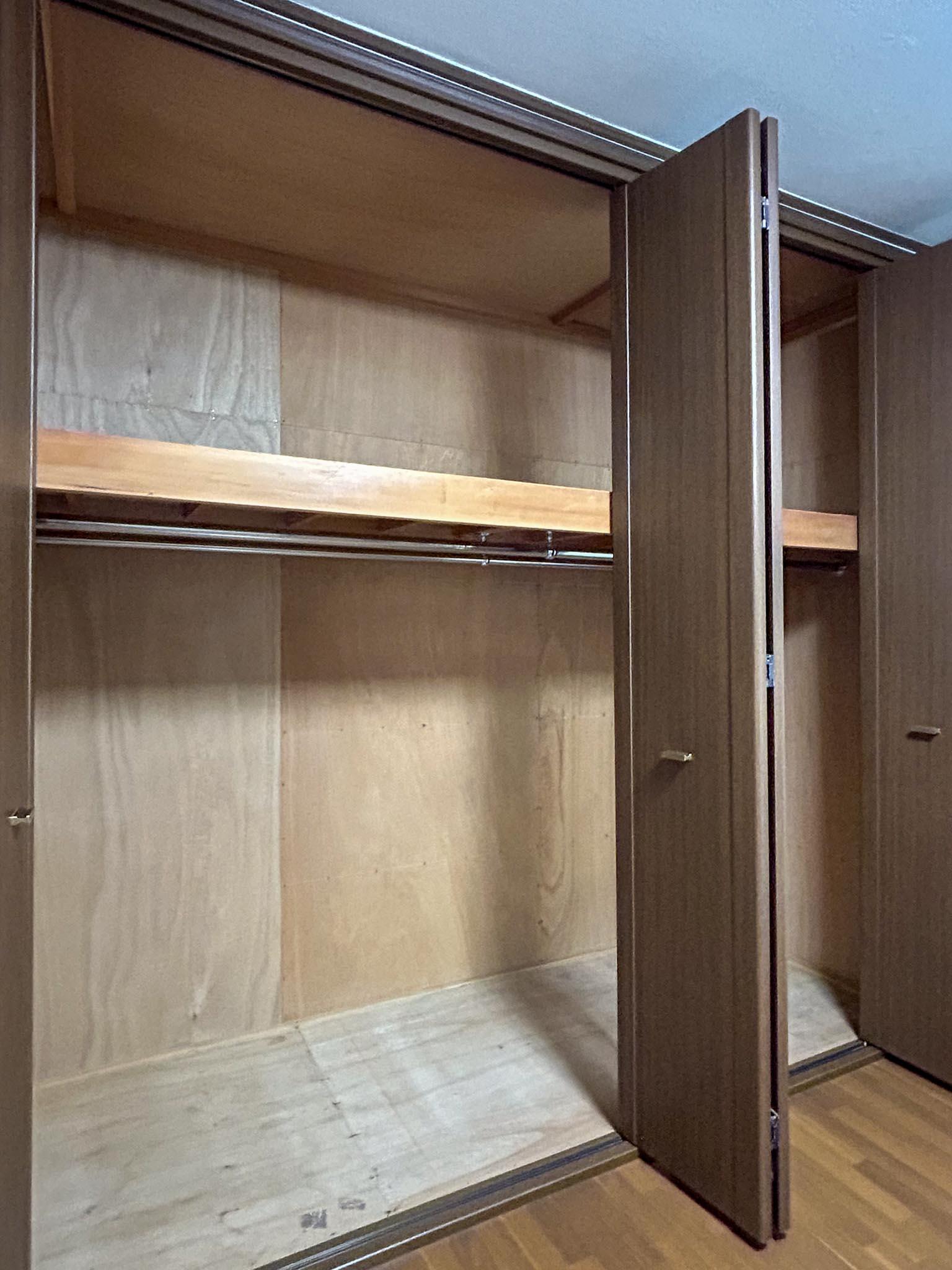 杉並区阿佐谷北の賃貸物件/服や荷物をたっぷり収納できるクローゼット