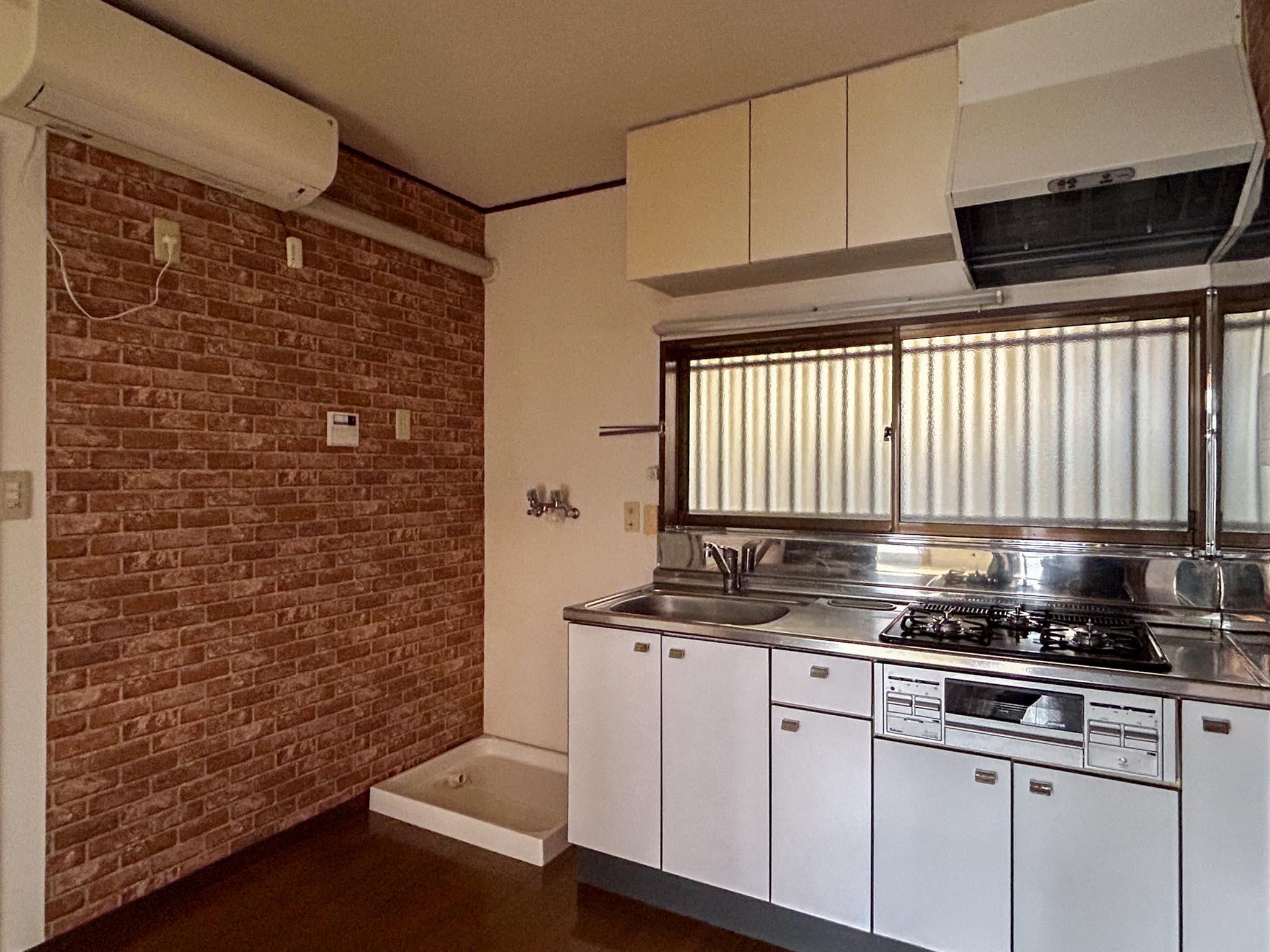 杉並区阿佐谷北の賃貸物件/キッチン。奥に洗濯機置き場、その手前に冷蔵庫を置くイメージ