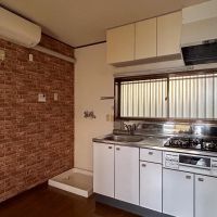 杉並区阿佐谷北の賃貸物件/キッチン。奥に洗濯機置き場、その手前に冷蔵庫を置くイメージ