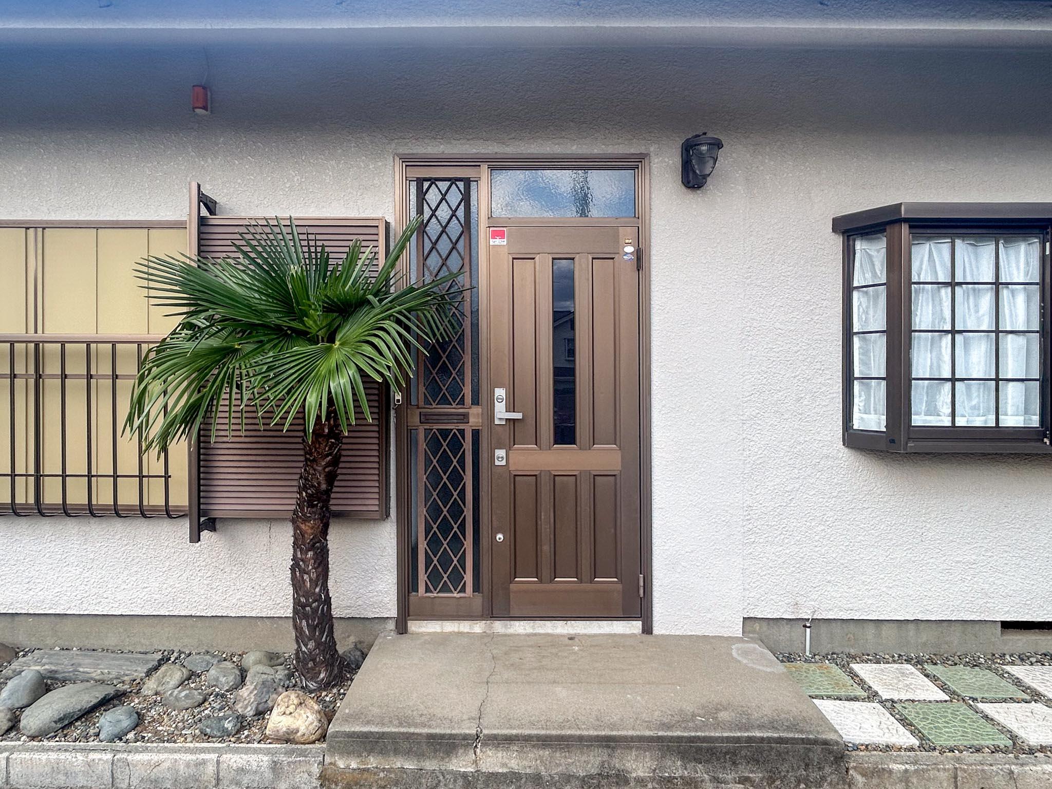 杉並区阿佐谷北の賃貸物件/玄関を外から