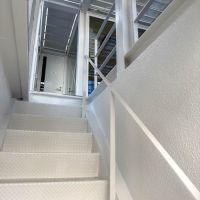 大田区東馬込の賃貸物件/通りからすっと上がりやすい階段を登って2階へ