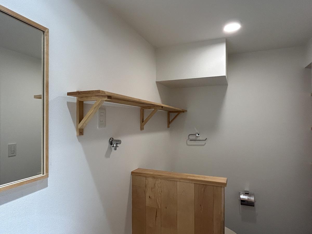 品川区南品川の賃貸物件/ちょっとした収納として嬉しい壁掛け収納がついています
