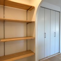 品川区南品川の賃貸物件/廊下にはもう一つ収納スペースがあります。