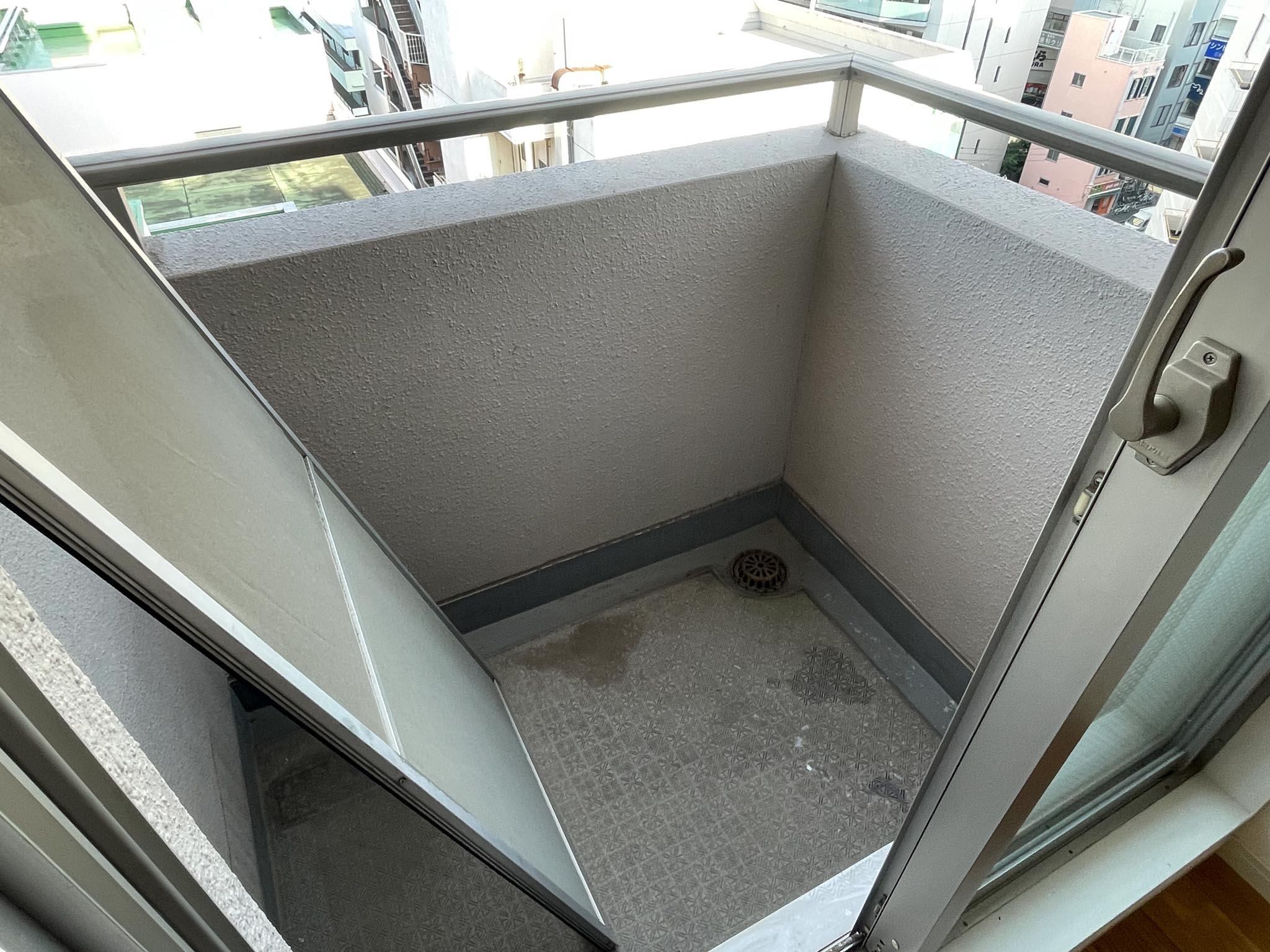 江戸川区瑞江の賃貸物件/東側洋室：小さなバルコニーもあります