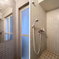 新宿区岩戸町の賃貸物件/タイル張りのシャワールーム