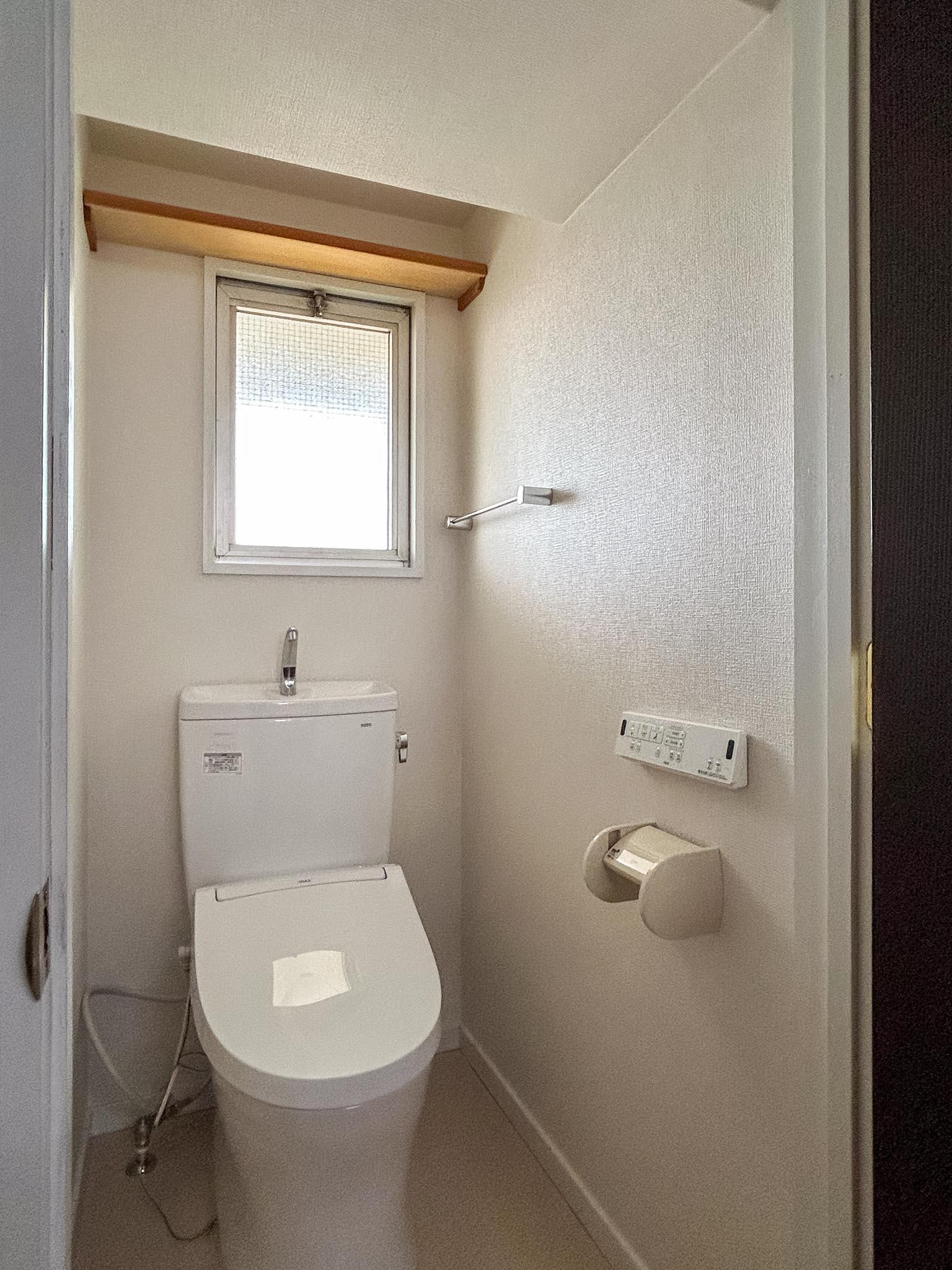 新宿区岩戸町の賃貸物件/ウォシュレットトイレ