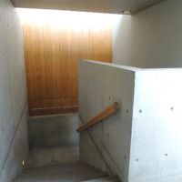 世田谷区玉川田園調布の賃貸物件/エレベーターはないけれど美しい階段室