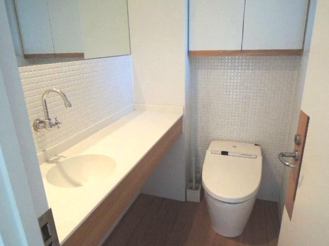 世田谷区玉川田園調布の賃貸物件/収納や手洗いなど隅々まで気の利いたトイレ