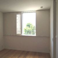 世田谷区玉川田園調布の賃貸物件/寝室はコンパクトにまとめ引戸で目隠しを