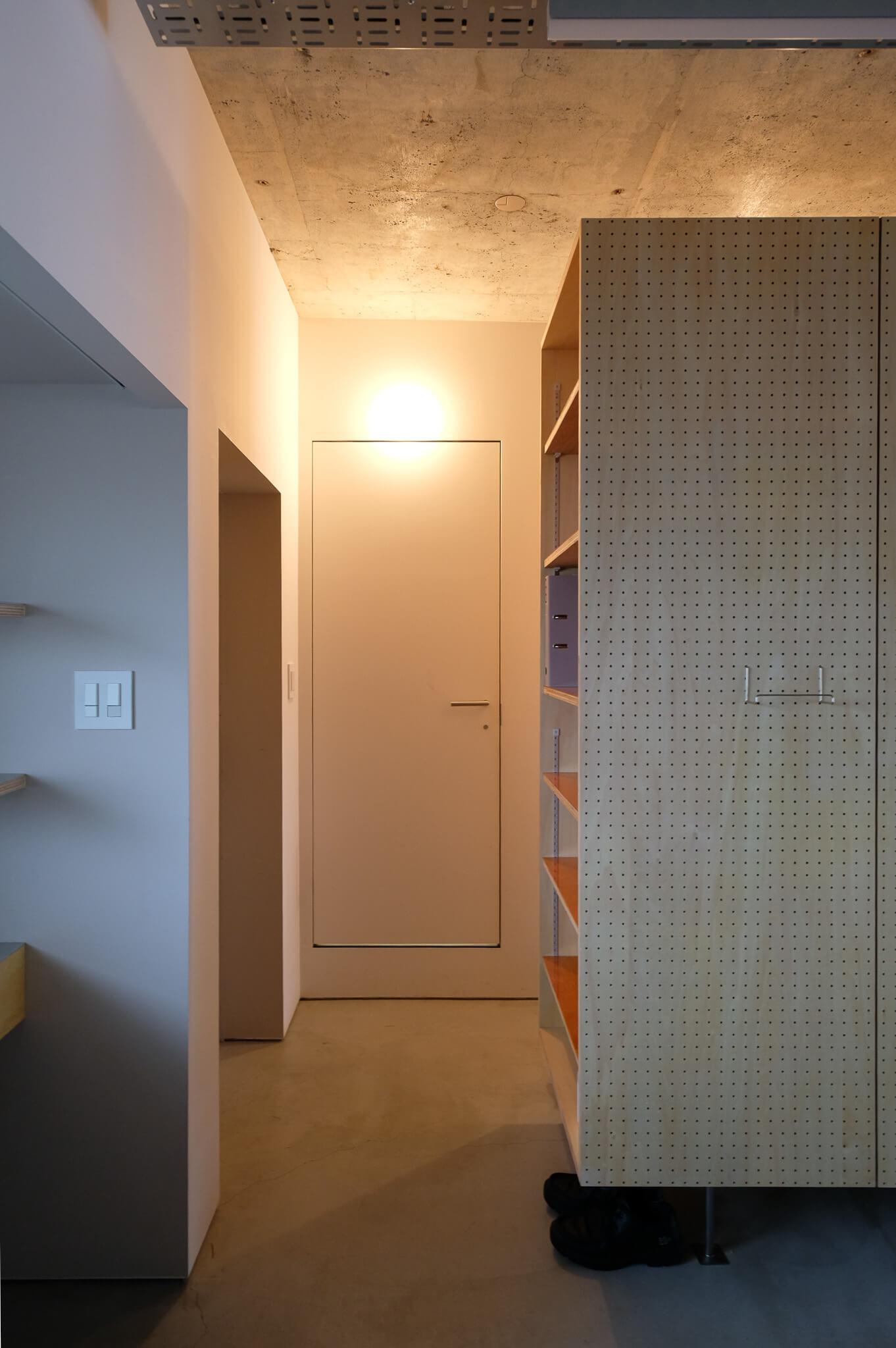 江東区白河の賃貸物件/玄関前のアングル