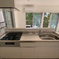 文京区本郷の賃貸物件/3口ガスコンロにグリル付きのキッチン