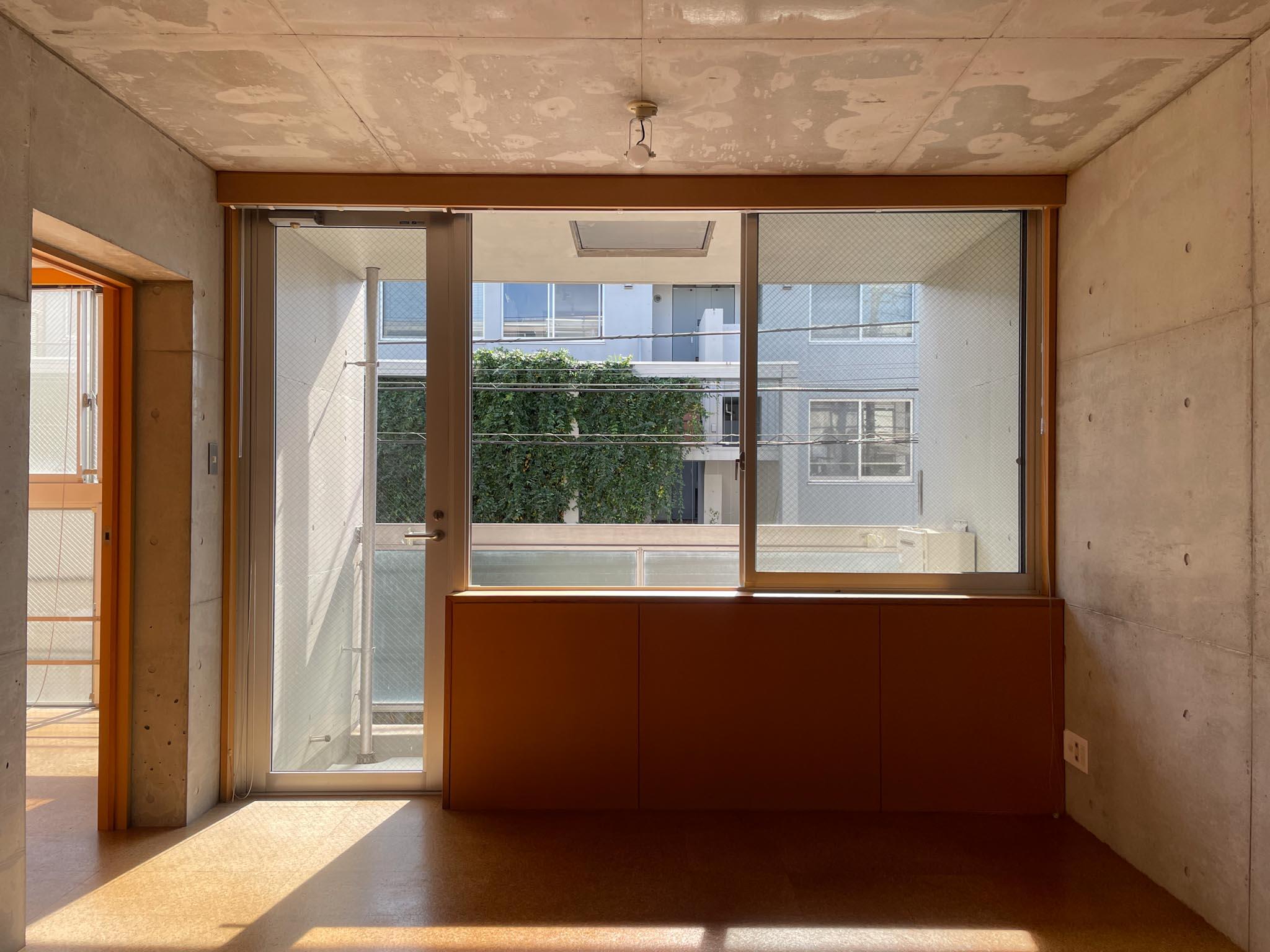 中野区松が丘の賃貸物件/203：南向きで目の前も詰まっておらず、日当たりが良好