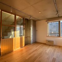 杉並区西荻北の賃貸物件/N1号室の2階。2面に窓があり明るい