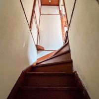 目黒区中央町の賃貸物件/階段。少し急です