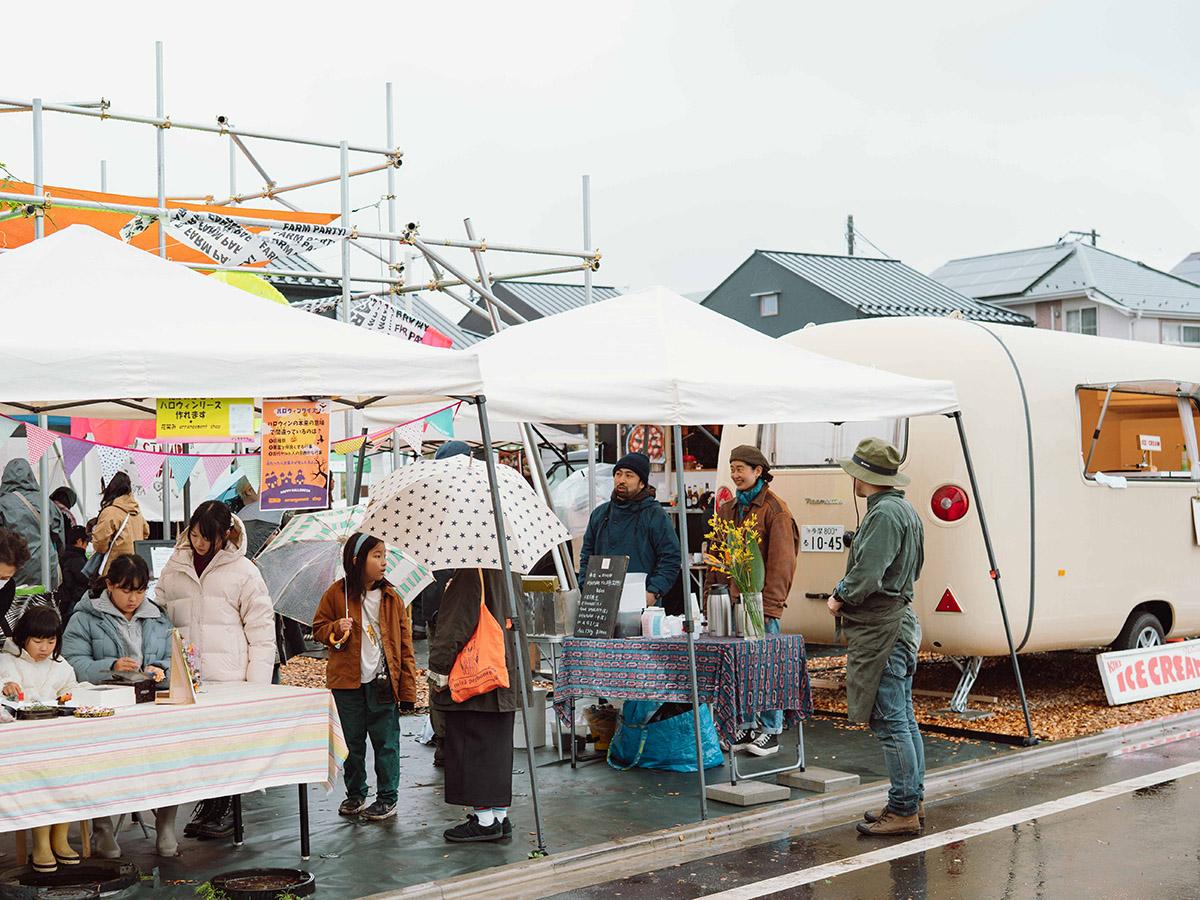 西東京市柳沢の売買物件/農園で行ったイベントの様子。雨にもかかわらず、多くの方が来てくれました。撮影：丹下恵実