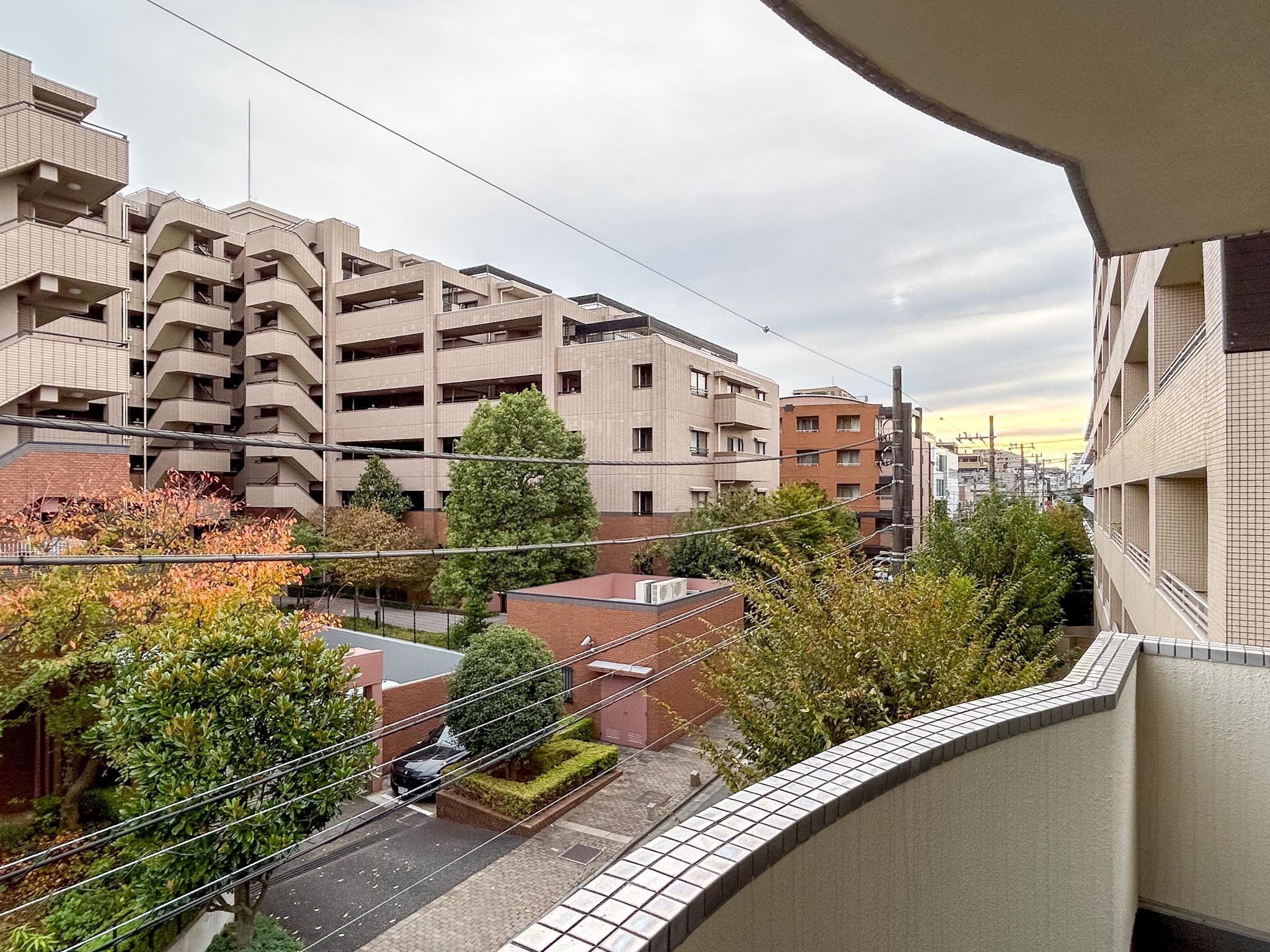 世田谷区桜新町の賃貸物件/南側のベランダからみた景色