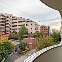 世田谷区桜新町の賃貸物件/南側のベランダからみた景色