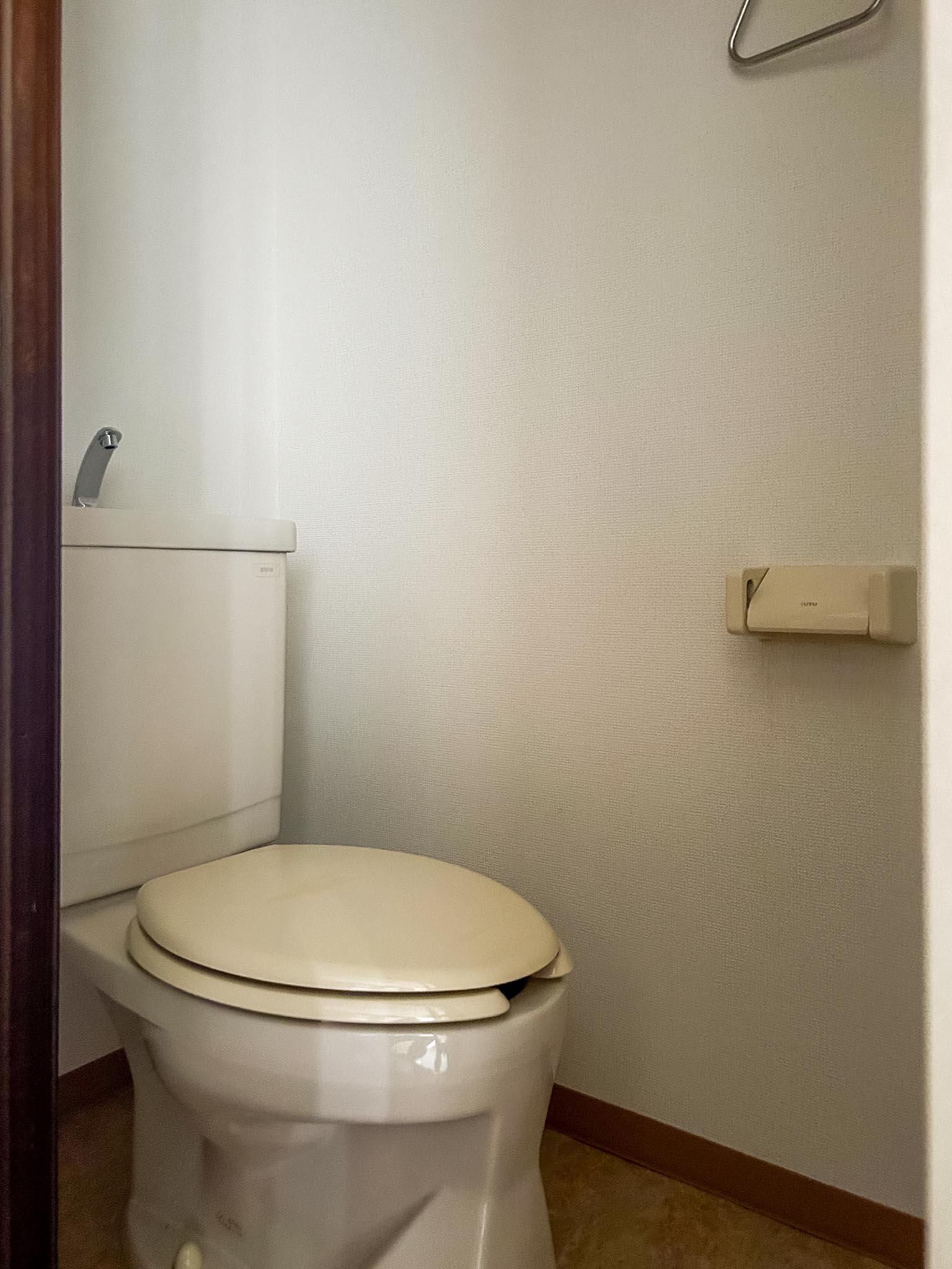 世田谷区桜新町の賃貸物件/トイレ。コンセントがあるため、温水洗浄便座の設置が可能