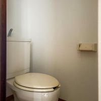 世田谷区桜新町の賃貸物件/トイレ。コンセントがあるため、温水洗浄便座の設置が可能