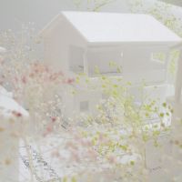 東久留米市学園町の売買物件/前面道路から見た計画予定地。現在は古家が建っています