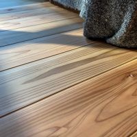 川崎市多摩区東生田の売買物件/板厚が3cmもある、杉の無垢フローリング