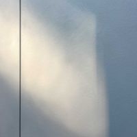 川崎市多摩区東生田の売買物件/光をやわらかく受け止める、ポーターズペイントの壁