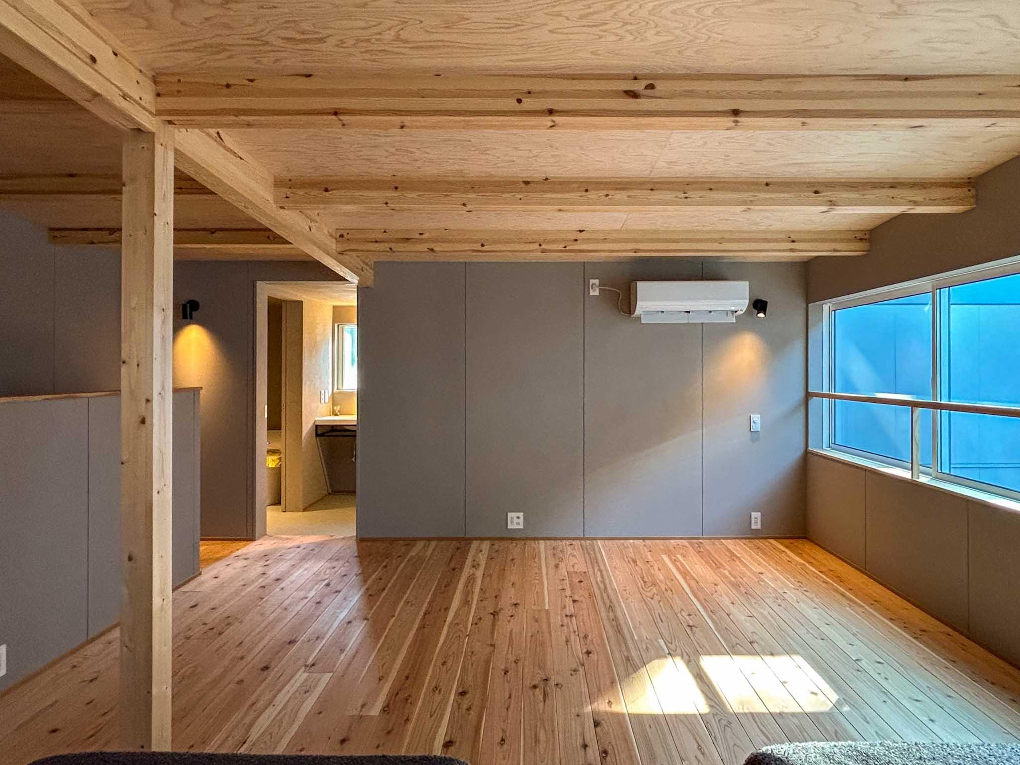 川崎市多摩区東生田の売買物件/水回り側に向けて徐々に下がる勾配天井