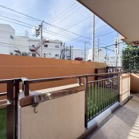 戸田市川岸の売買物件/お庭に高めの塀があるので、通りからの目線を感じずに使えるのも嬉しい